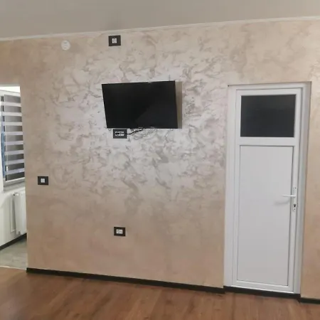 Casa De La Nuc Târgu Jiu